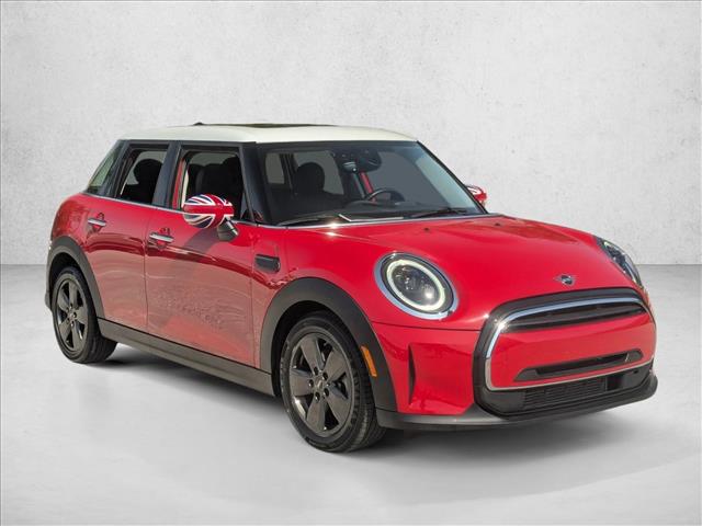 2024 MINI Cooper Hardtop Base Image 3 of 27