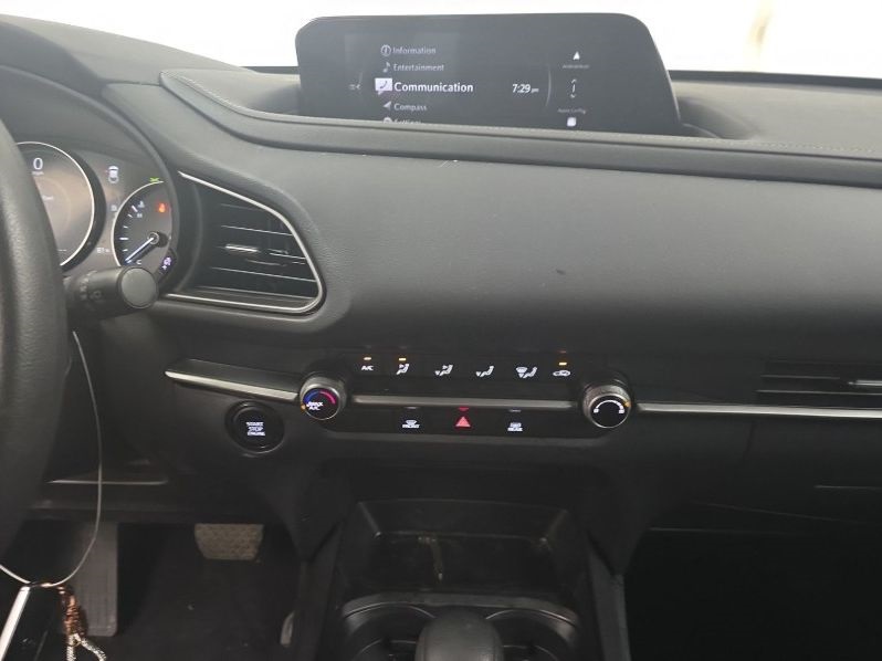 Vehicle image 18 of 20