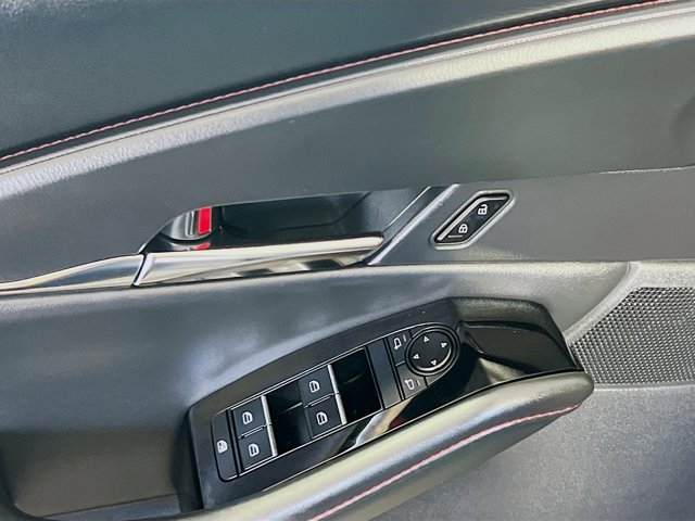 2024 Mazda CX-30 2.5 S Carbon Edition Image 31 of 33