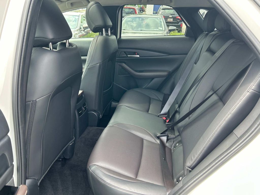 2024 Mazda CX-30 2.5 S Premium Package Image 9 of 30