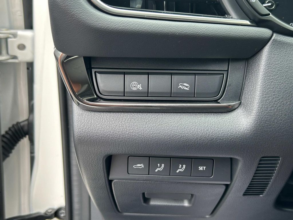 2024 Mazda CX-30 2.5 S Premium Package Image 23 of 30