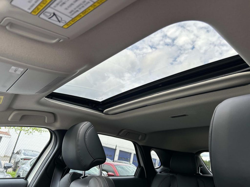 2024 Mazda CX-30 2.5 S Premium Package Image 27 of 30