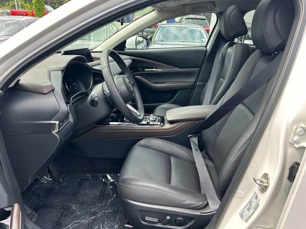 2024 Mazda CX-30 2.5 S Premium Package Image 10 of 30