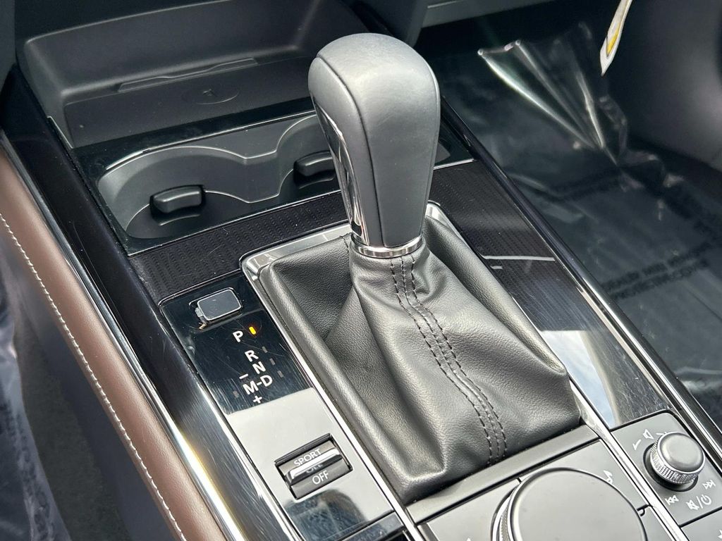 2024 Mazda CX-30 2.5 S Premium Package Image 17 of 30
