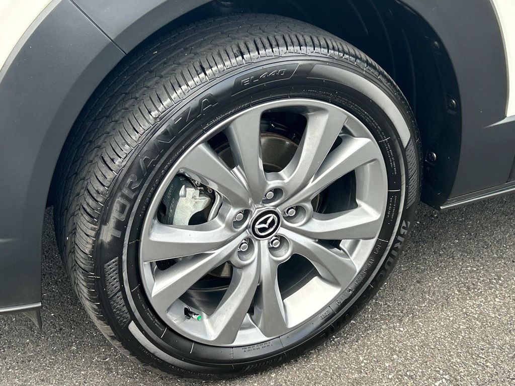 2024 Mazda CX-30 2.5 S Premium Package Image 7 of 30