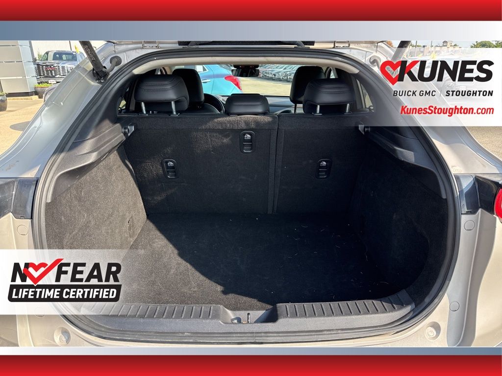 2024 Mazda CX-30 2.5 S Premium Package Image 16 of 49