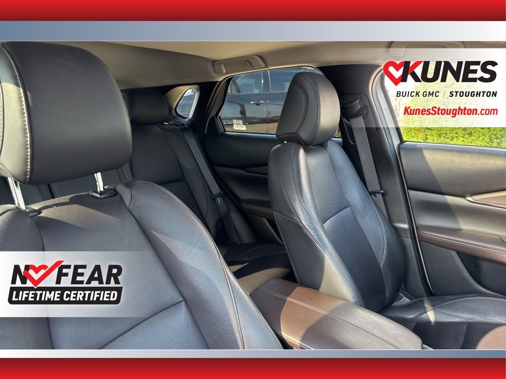 2024 Mazda CX-30 2.5 S Premium Package Image 17 of 49