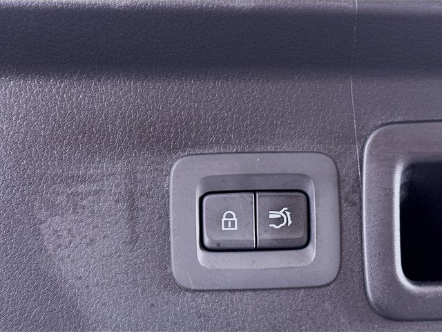 Vehicle image 28 of 30