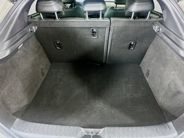 Vehicle image 11 of 30