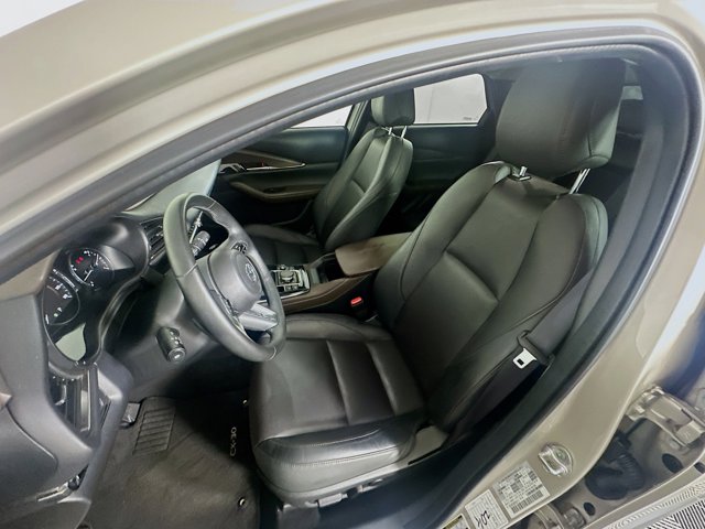 Vehicle image 14 of 30