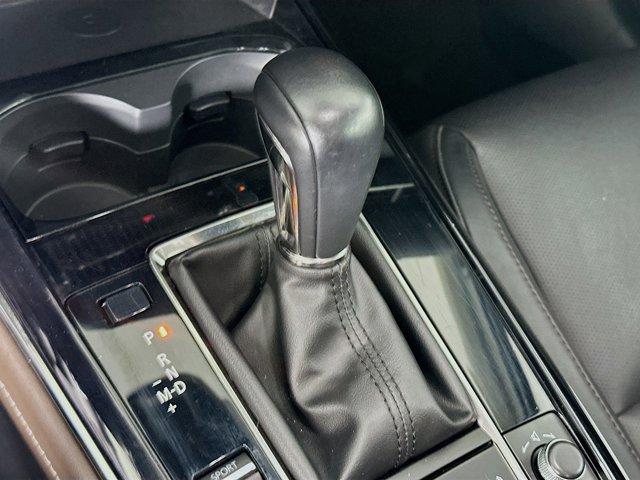 Vehicle image 21 of 30