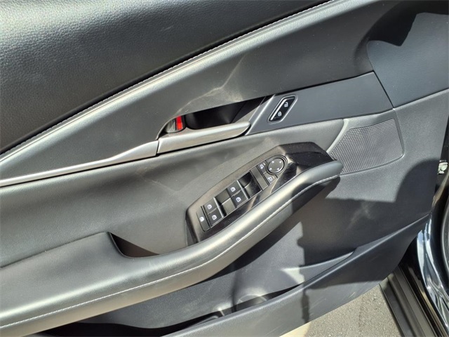 Vehicle image 12 of 20