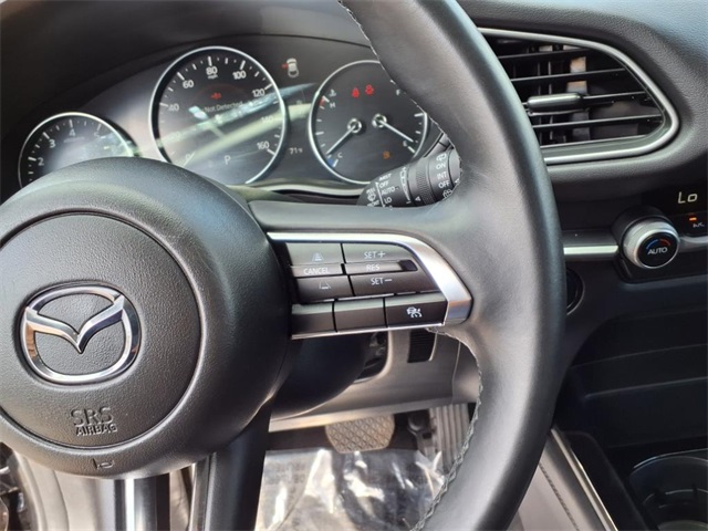 Vehicle image 17 of 20