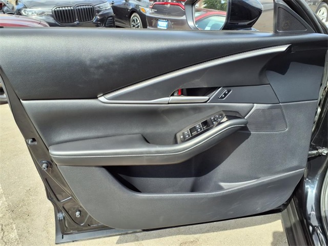 Vehicle image 11 of 20