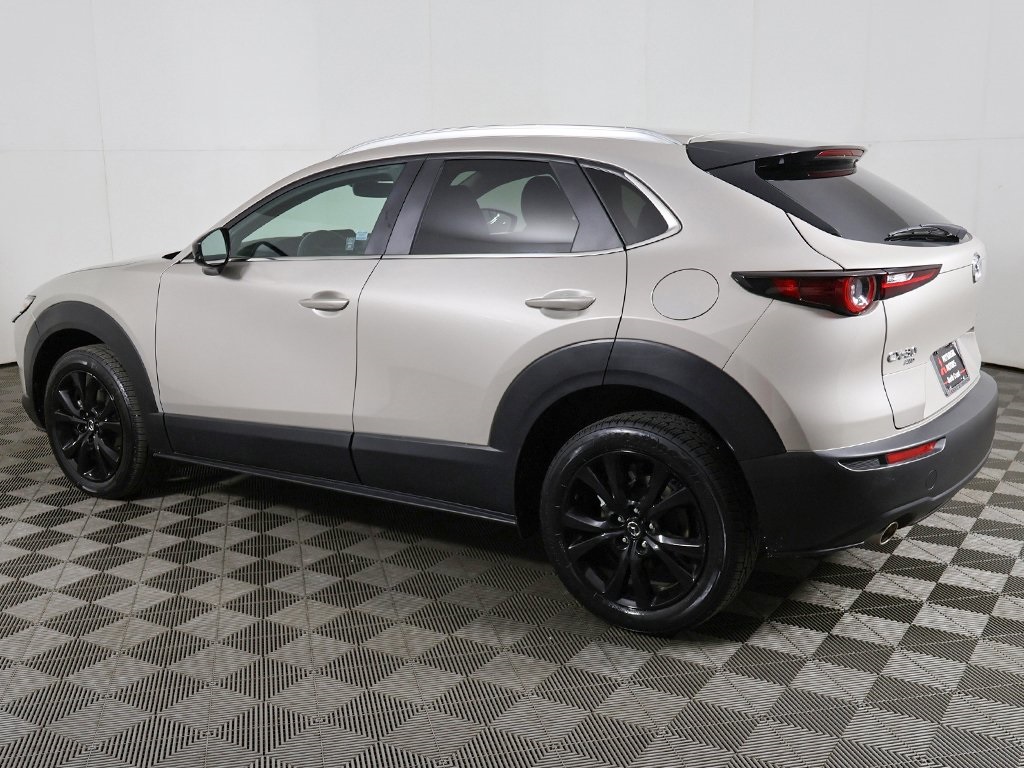 Vehicle image 10 of 56