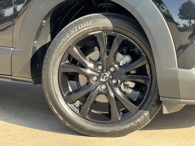 Vehicle image 11 of 33