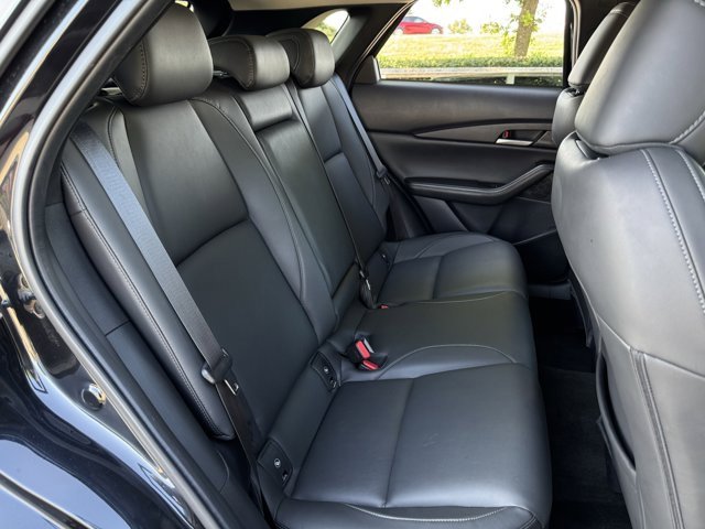 Vehicle image 13 of 33