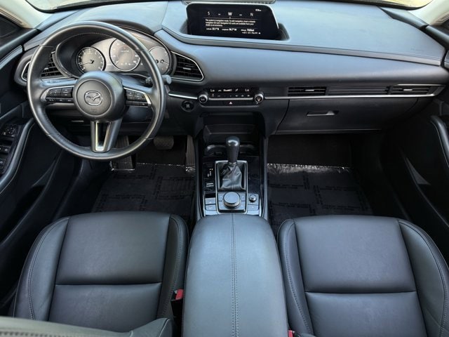Vehicle image 18 of 33