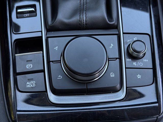Vehicle image 31 of 33