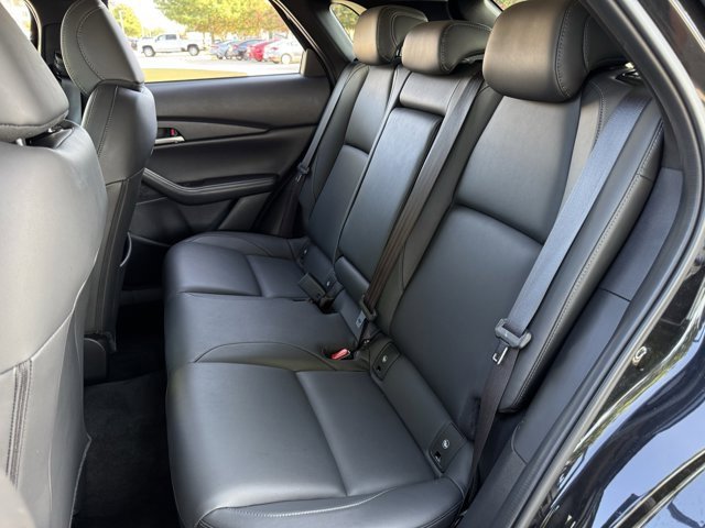 Vehicle image 14 of 33