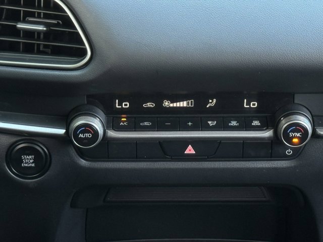 Vehicle image 27 of 33