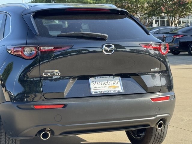 Vehicle image 10 of 33
