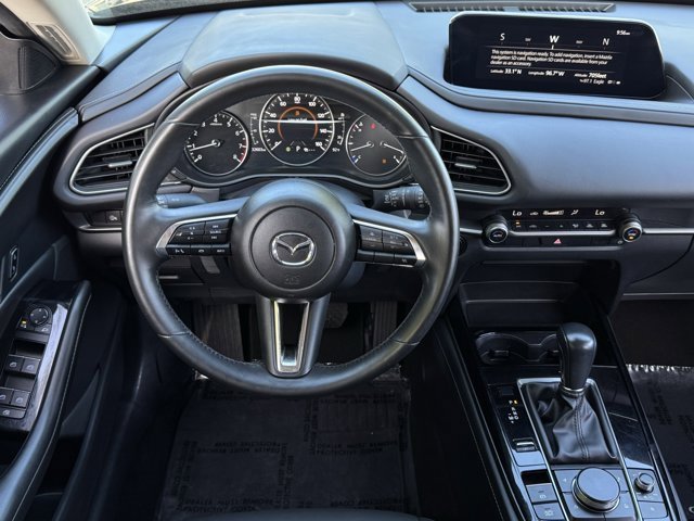 Vehicle image 17 of 33