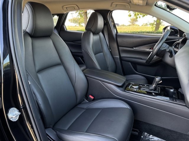 Vehicle image 15 of 33