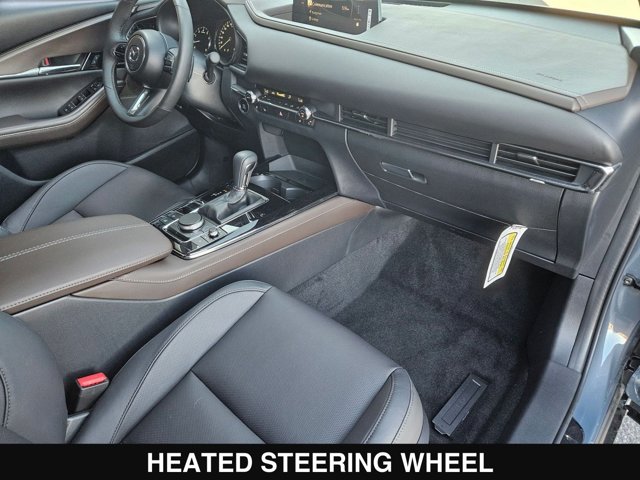 Vehicle image 24 of 32