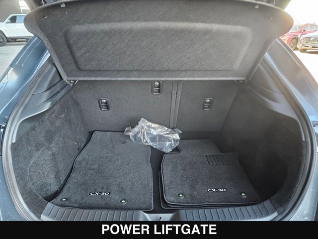Vehicle image 25 of 32
