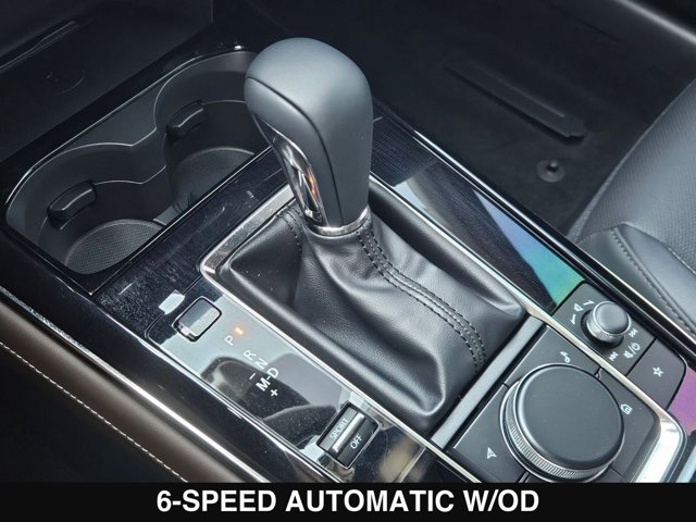 Vehicle image 14 of 32