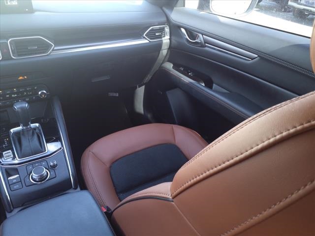 Vehicle image 27 of 29