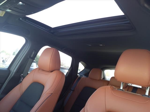 Vehicle image 13 of 29