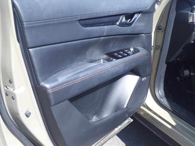 Vehicle image 10 of 29