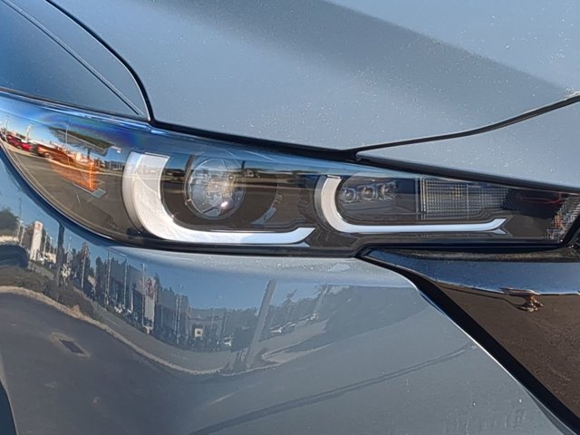 Vehicle image 9 of 26