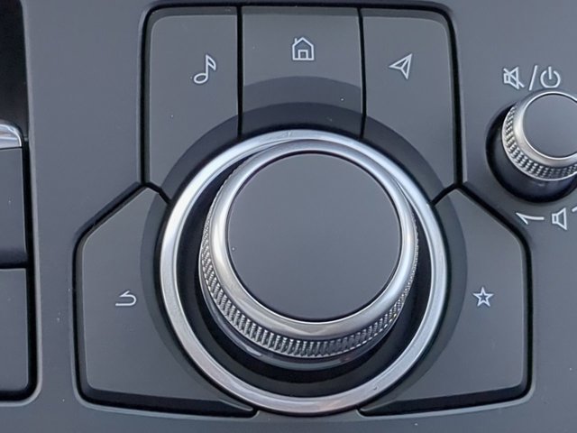 Vehicle image 18 of 26