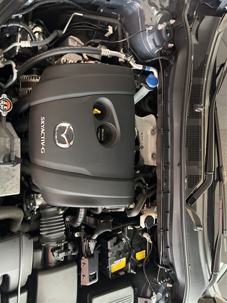 Vehicle image 8 of 33