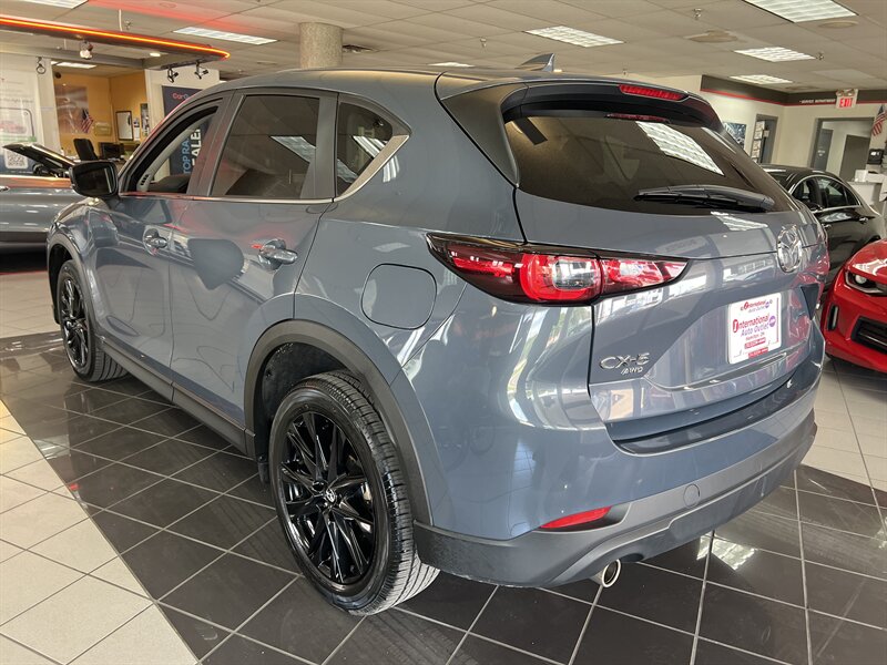 Vehicle image 6 of 33