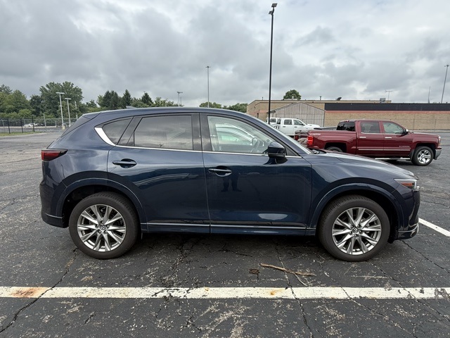 Vehicle image 3 of 6