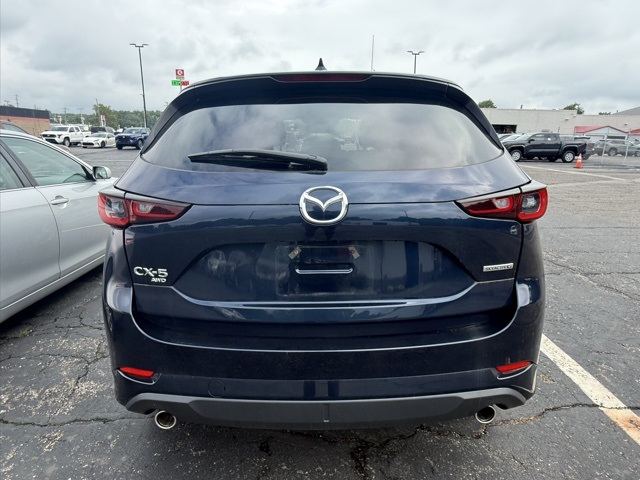 Vehicle image 4 of 6