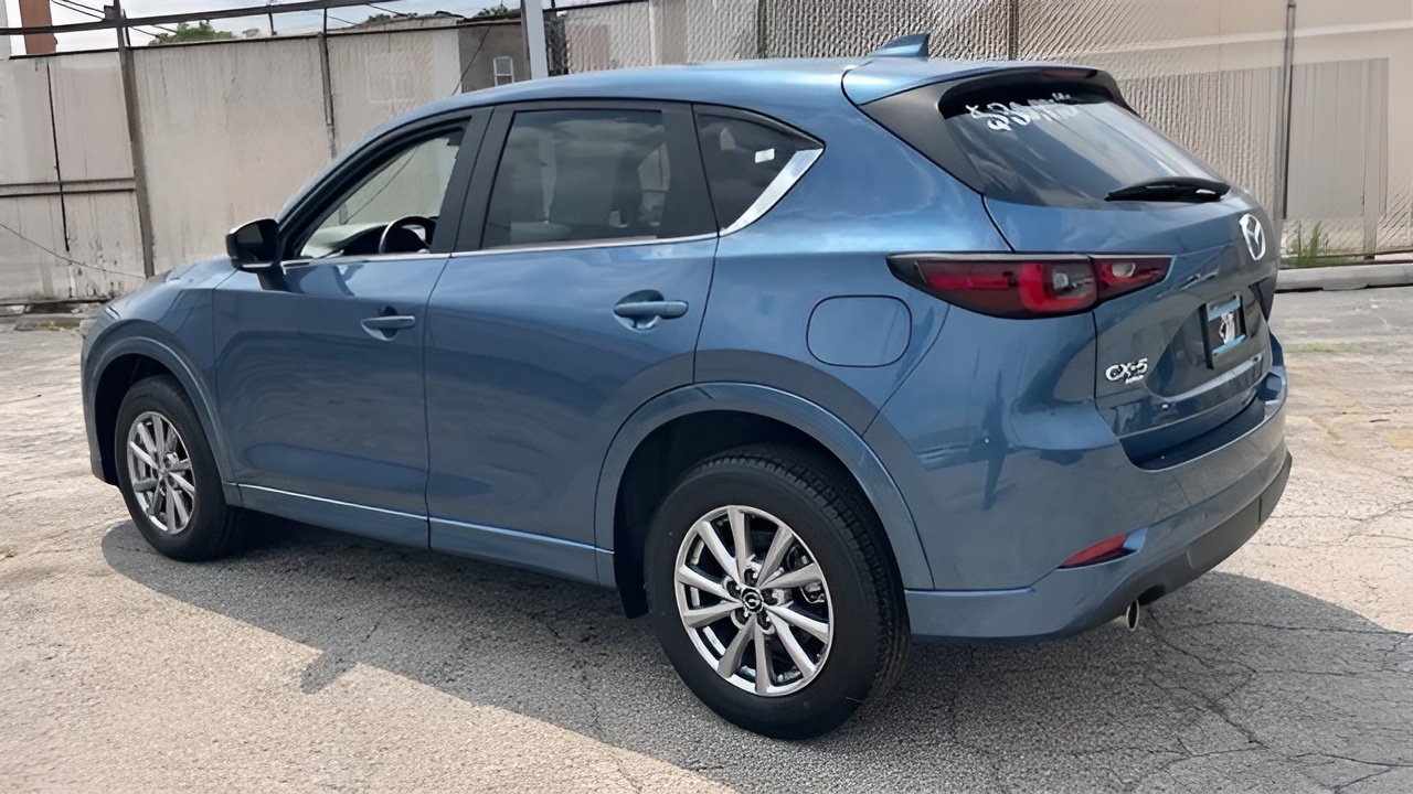 Vehicle image 39 of 40