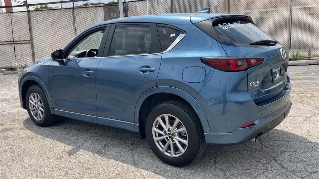 Vehicle image 11 of 40