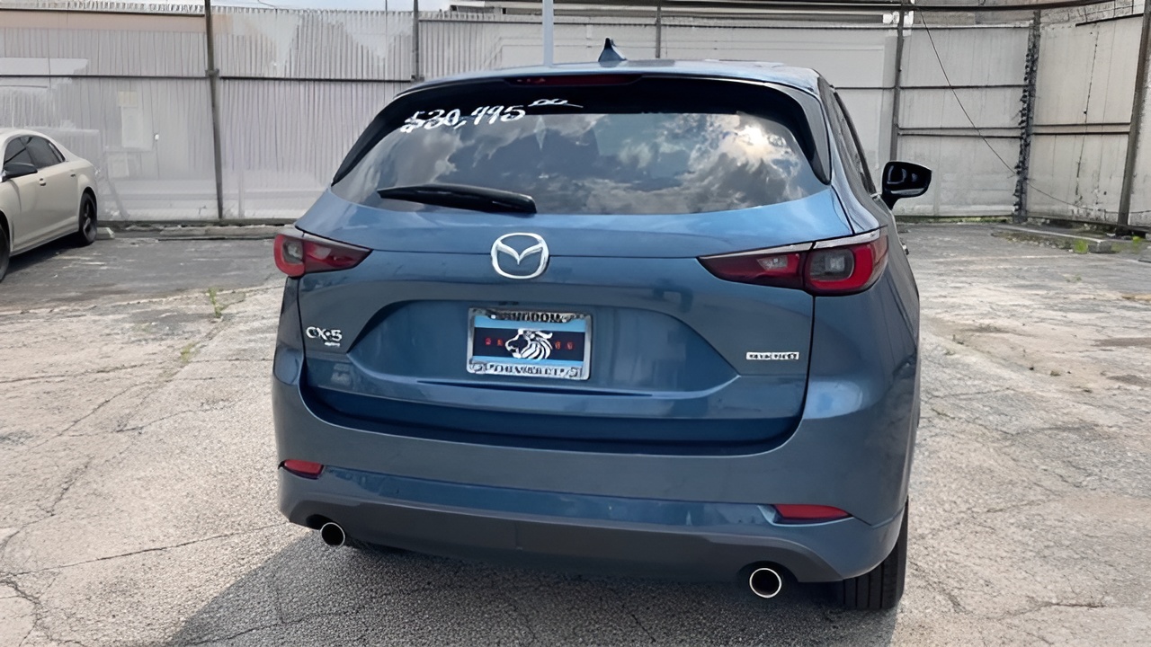 Vehicle image 38 of 40