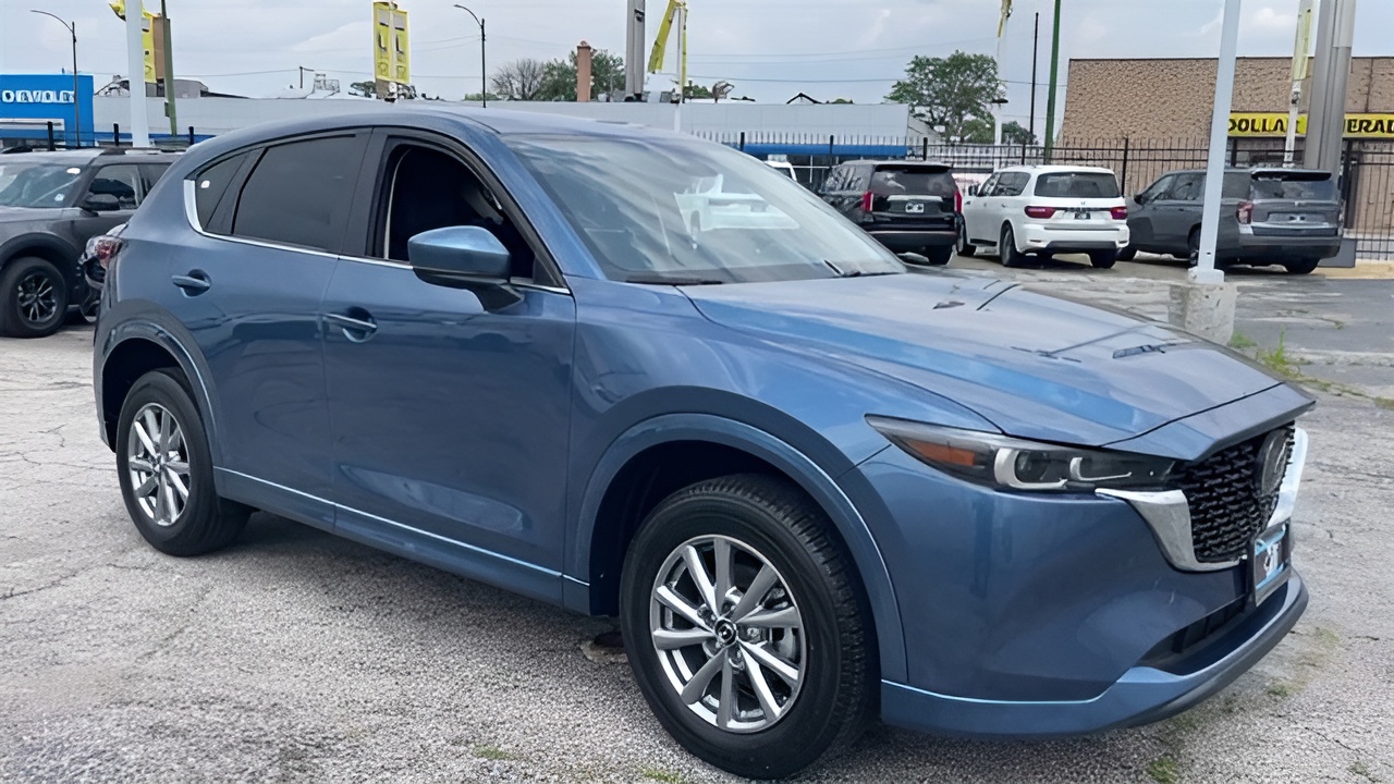 Vehicle image 32 of 40