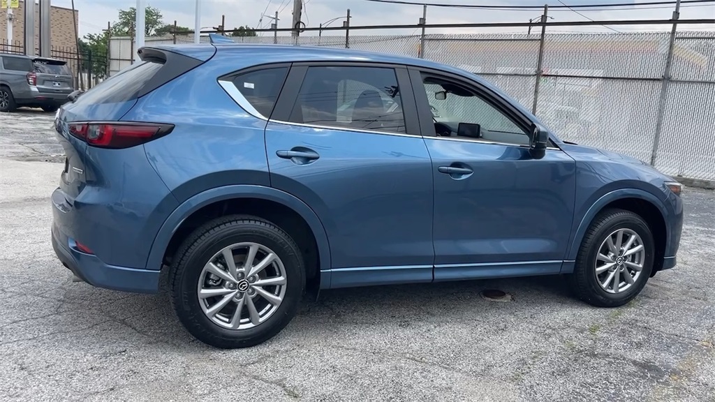 Vehicle image 7 of 40