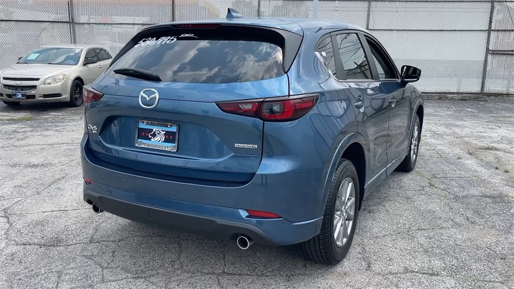 Vehicle image 9 of 40