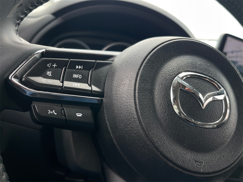 Vehicle image 19 of 40
