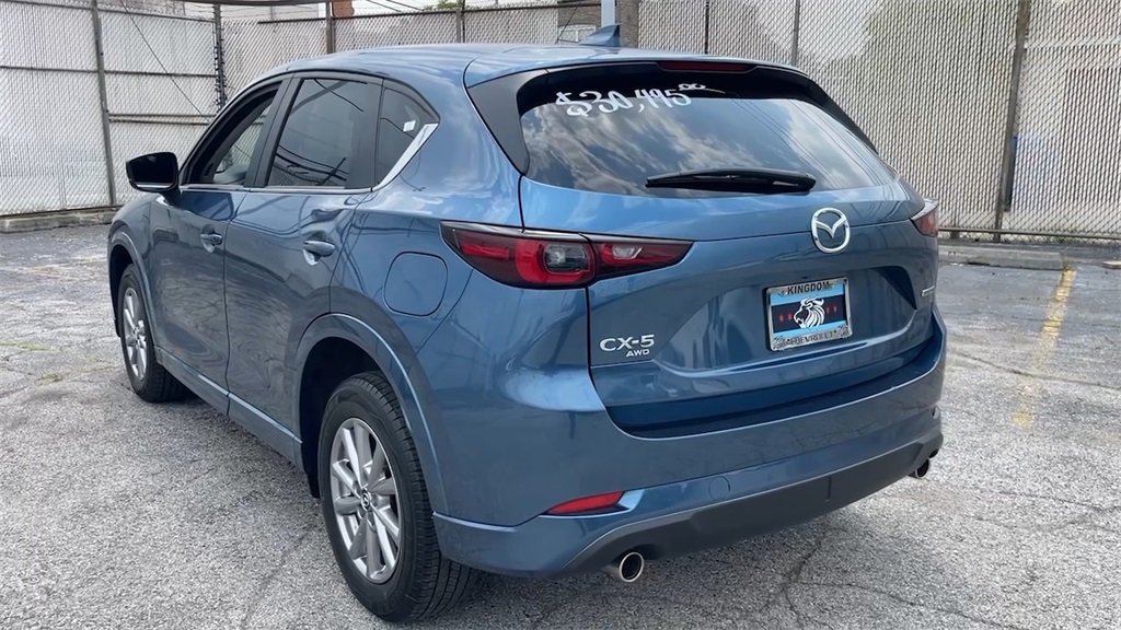 Vehicle image 12 of 40