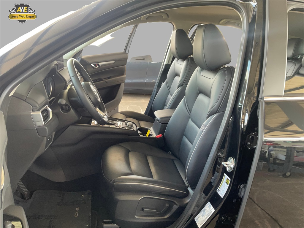 Vehicle image 17 of 60