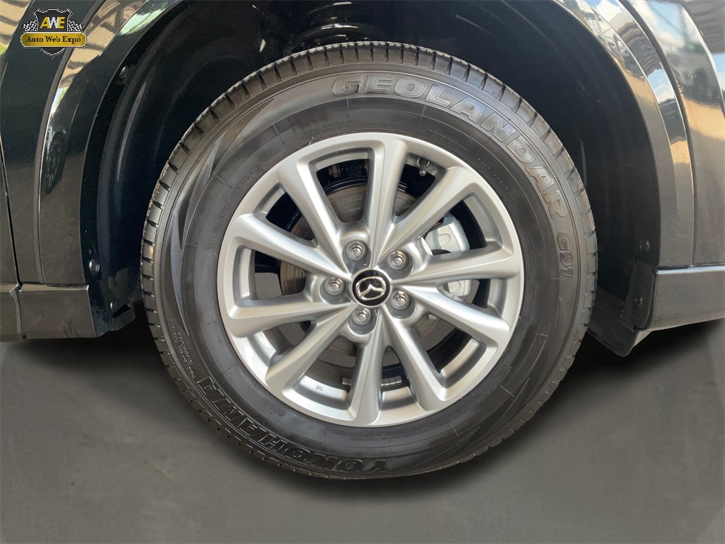 Vehicle image 11 of 60